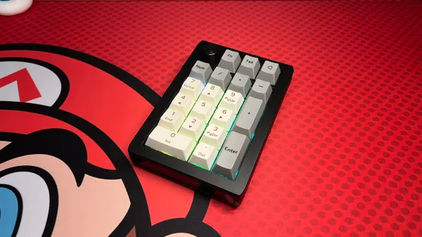 Epomaker EK21: Numpad compatto e personalizzabile