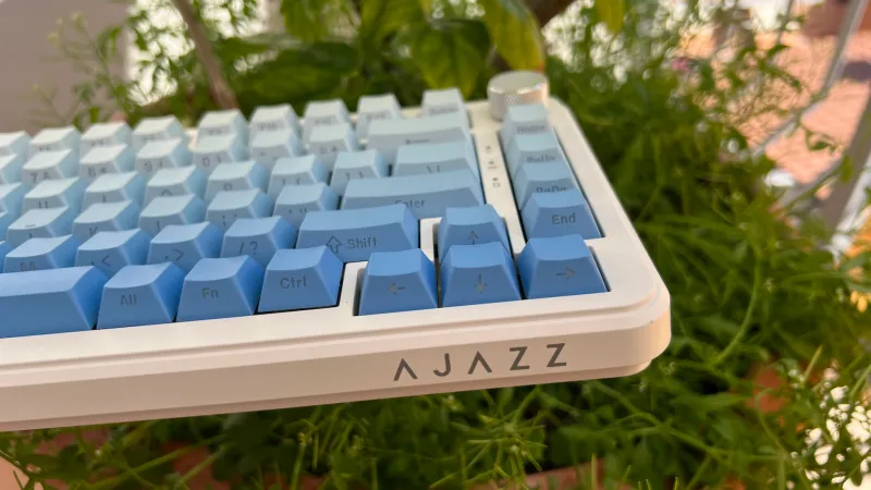 Recensione tastiera meccanica AJAZZ AK820 MAX